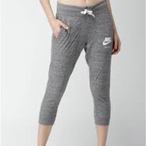 Nike Gray Athletic Capris Sz L
